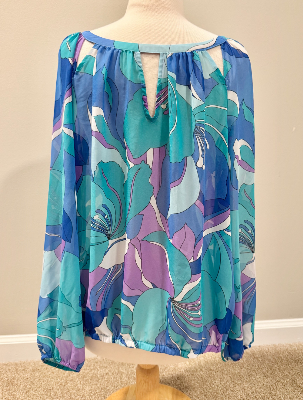 Women's Large Jennifer Lopez Blue Purple Hibiscus Floral Semi Sheer Boho Blouse